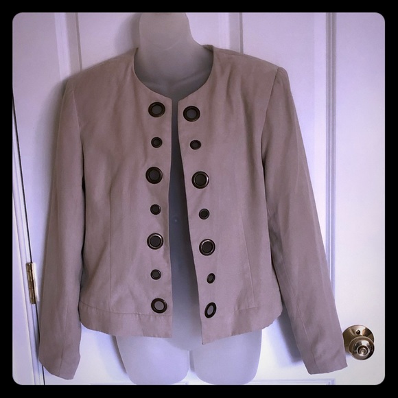 🧥 Jacket - Picture 1 of 4